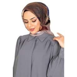 Quadratischer Hijab 17