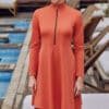 Einfarbiger Hijab-Badeanzug mit halbem Reißverschluss, Zimt