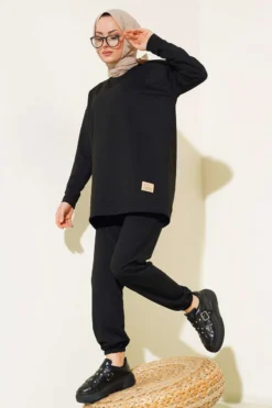 Vista alternativa di Emblem Detail Two-Piece Set Black