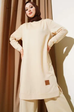 Embroidered Wide Leg Two-Piece Set Beige en gros clothing set view 2 - Hicabistan usine Turquie