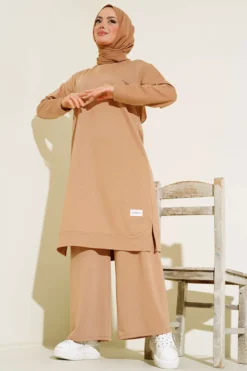 Vista alternativa di Embroidered Wide Leg Two-Piece Set
