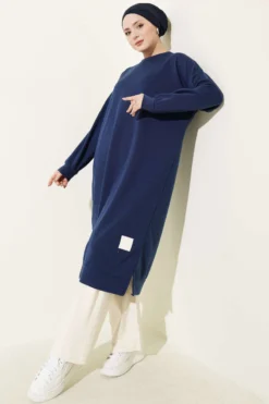 Vista alternativa di Emblem Long Basic Tunic Navy Blue