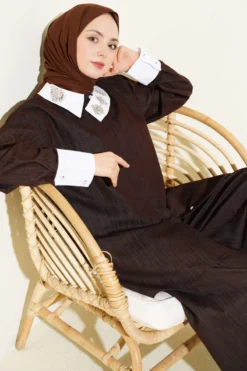 Asymmetric Stone Collar Hidden Button Two-Piece Set Brown all'ingrosso clothing set view 2 - Hicabistan fabbrica Turchia