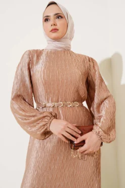 Vue alternative de Gathered Pleated Belted Dress Beige