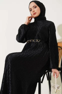 Vue alternative de Gathered Pleated Belted Dress Black
