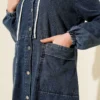 Hooded Denim Dress with Metal Buttons Blue Großhandel dress view 4 - Hicabistan Türkei Fabrik