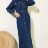 Hooded Denim Dress with Metal Buttons Blue Großhandel dress view 5 - Hicabistan Türkei Fabrik
