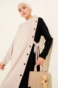 Buttoned Side Tied Crew Neck Dress Beige en gros dress view 2 - Hicabistan usine Turquie