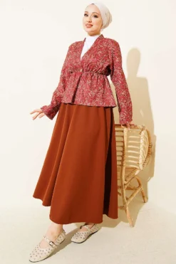 Alternative view of Patterned Waist Detail Skirt Set Brown