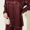Satin Two-Piece Set with Scarf Detail Burgundy al por mayor clothing set view 4 - Hicabistan fábrica Turquía