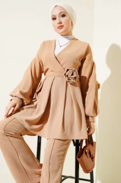 Pleated Tunic Set with Rose Accessory Großhandel clothing set view 2 - Hicabistan Türkei Fabrik