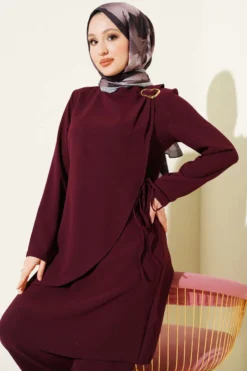 Alternative view of Two-Piece Set with Gold Accessories and Ties Burgundy