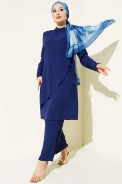 Two-Piece Set with Gold Accessories and Ties Navy Blue