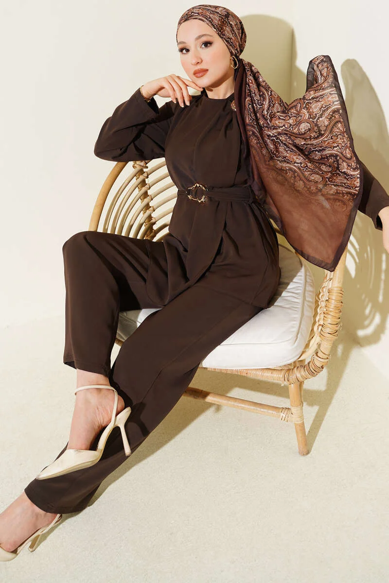 Belted Two-Piece Set with Gold Accents Brown groothandel clothing set - Hicabistan Turkije fabriek