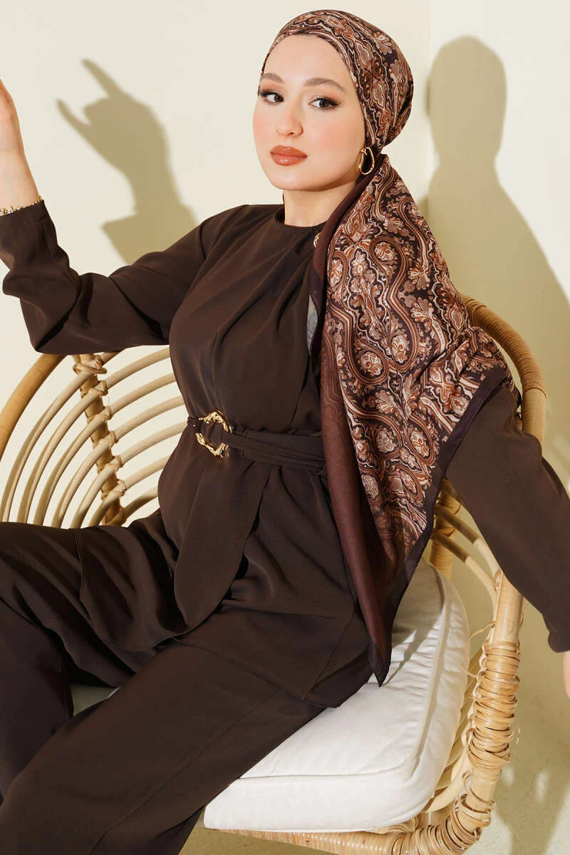 Belted Two-Piece Set with Gold Accents Brown groothandel clothing set view 2 - Hicabistan Turkije fabriek