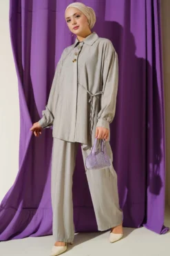 Two-Piece Set with Gold Details and Tie Closure Grey