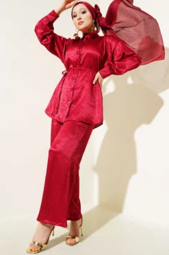 Wrinkled Satin Rope Belted Two-Piece Set Burgundy بالجملة clothing set view 2 - Hicabistan مصنع تركيا