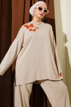 Alternative view of Butterfly Embroidered Two-Piece Set Beige