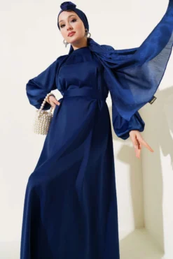 Vista alternativa di Belted Balloon Sleeve Satin Evening Dress Navy Blue