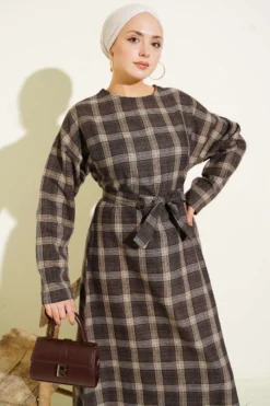 Belted Checkered Flared Dress Brown بالجملة dress view 2 - Hicabistan مصنع تركيا