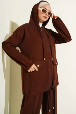 Alternative view of Hooded Two-Piece Set with Zipper and Pockets Brown