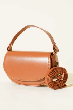 Magnetic Oval Handbag Tan
