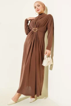 Dress with Metal Buckle and Drawstring Brown groothandel dress - Hicabistan Turkije fabriek