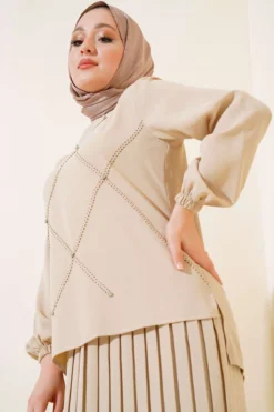 Alternative view of Embellished Front Stone Detailed Crepe Two-Piece Set Beige