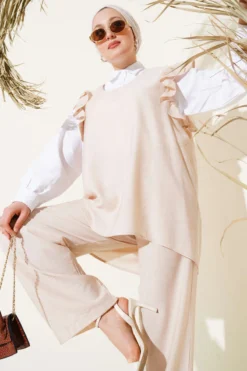 Ruffled Shoulder Sweater Three-Piece Set Beige en gros clothing set view 2 - Hicabistan usine Turquie