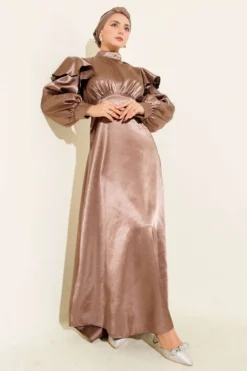 Shoulder Ruffled Satin Evening Dress Brown en gros dress view 2 - Hicabistan usine Turquie