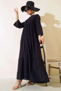 Daisy Embroidered Dress Black
