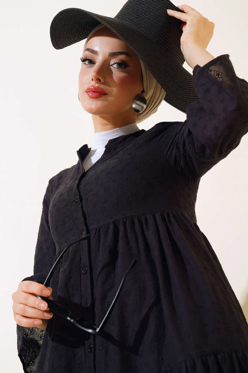 Daisy Embroidered Dress Black - الصورة 2