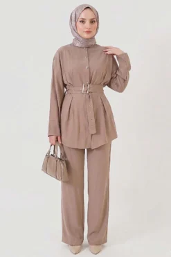 Alternative view of Belted Two-Piece Set with Detail Beige
