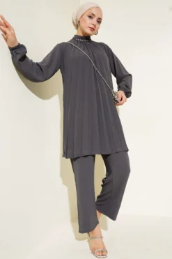 Collared Stone-Embellished Pleated Tunic Set