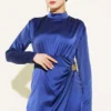 Side Gathered Satin Evening Dress with Gold Buckle Navy Blue بالجملة dress view 2 - Hicabistan مصنع تركيا