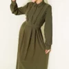 Half Button Lace Detail Dress Khaki al por mayor dress - Hicabistan fábrica Turquía