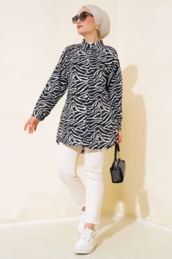 Alternative view of Oversized Shirt Black