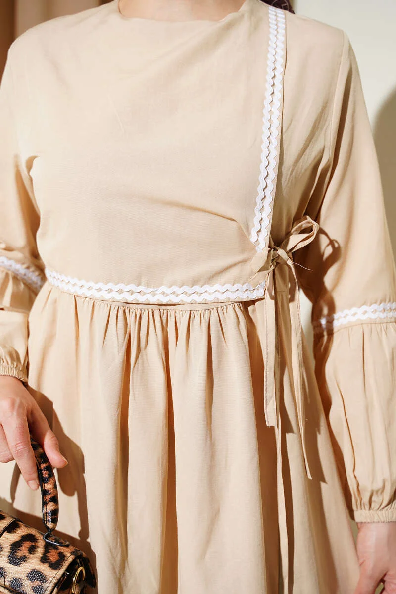 Zigzag Embroidered Side Tie Poplin Dress Beige wholesale dress view 4 - Hicabistan Turkey factory