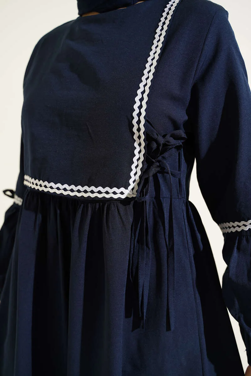 Zigzag Embroidered Side Tie Poplin Dress Navy Blue al por mayor dress view 4 - Hicabistan fábrica Turquía