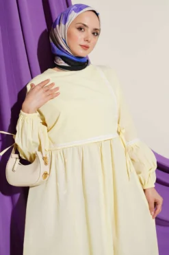 Zigzag Embroidered Side Tie Poplin Dress Yellow en gros dress view 2 - Hicabistan usine Turquie