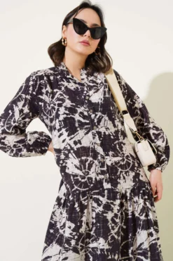 Batik Pattern Half Button Dress Plum en gros dress view 2 - Hicabistan usine Turquie