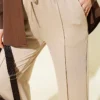 Belted Wide-Leg Trousers Beige al por mayor pants view 4 - Hicabistan fábrica Turquía