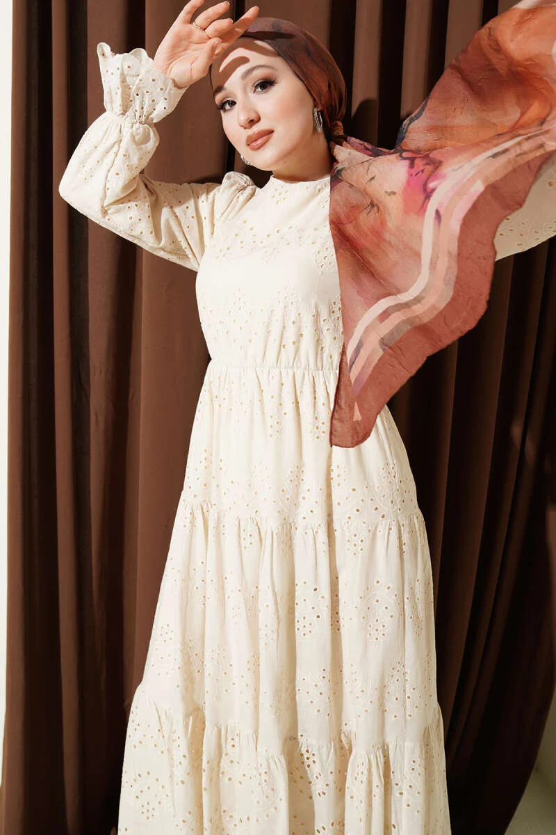 Dress with Belt and Embroidery Beige al por mayor dress view 2 - Hicabistan fábrica Turquía