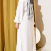 Belted Ruffled Dress Ecru en gros dress view 3 - Hicabistan usine Turquie
