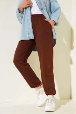 Alternative view of Waist and Ankle Elastic Jogger Pants Brown