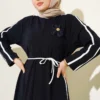 Dress with Floral Accessory and Piping Detail Navy Blue all'ingrosso dress view 2 - Hicabistan fabbrica Turchia