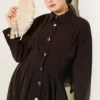 Button-Up Waist Tie Dress Brown en gros dress view 2 - Hicabistan usine Turquie