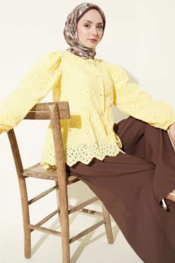 Brit Buttoned Embroidered Shirt Yellow