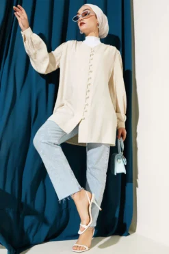 Brit Buttoned V-Neck Shirt Beige all'ingrosso shirt view 2 - Hicabistan fabbrica Turchia
