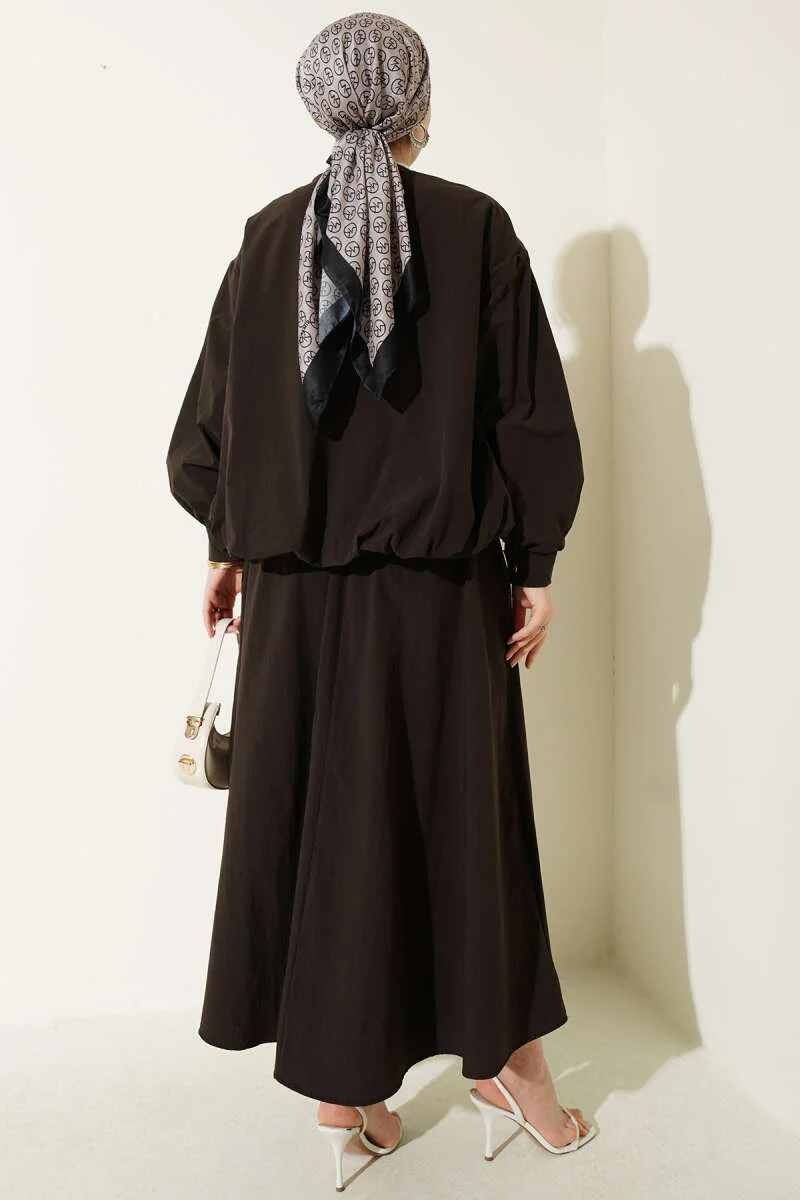 Pocket-Detail Parachute Skirt Two-Piece Set Brown - Image 3